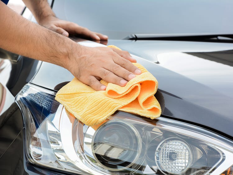 Can You Use Dish Soap To Wash A Car? - Meineke Blog
